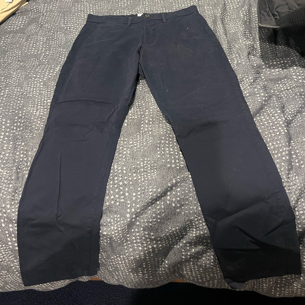 Gap Men’s Khaki Essential Athletic Pant